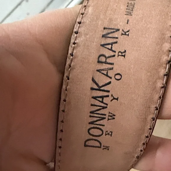 Donna Karan VTG Black Leather and Golden accents chains - Italy- Size Petite S - Picture 6 of 9